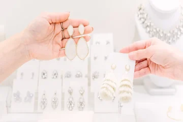 How to Keep Fashion Jewelry From Tarnishing
