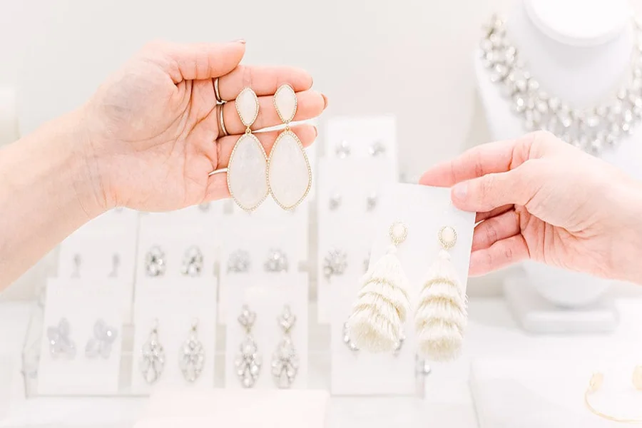 How to Keep Fashion Jewelry From Tarnishing